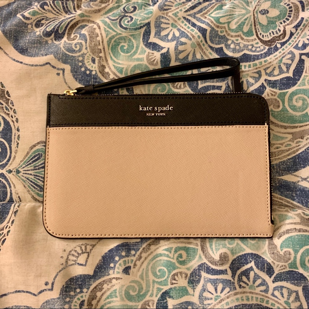 Kate Spade: 1-zip wristlet (Cameron) NWT